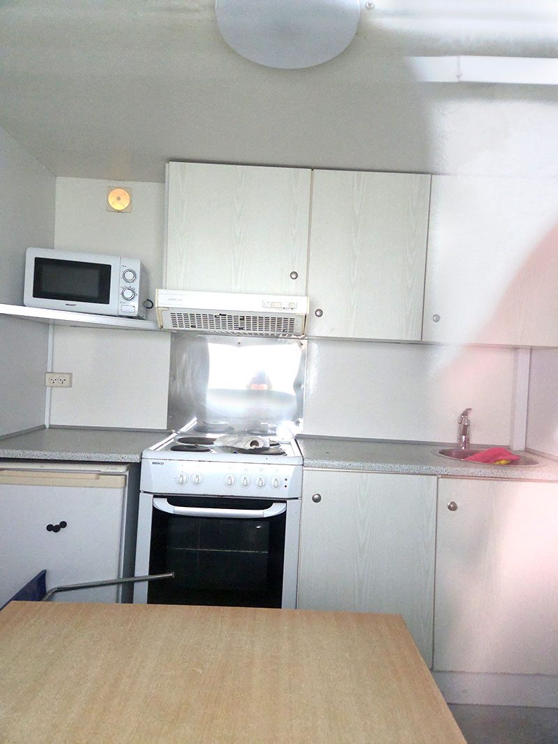 Kjøkkenet i byggebrakken